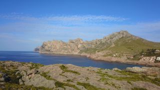 Link zum Video | Cala Barques, Cap Formentor, Meer, Ort, Bucht, Gebirge, Mittelmeer, Cala Sant Vicenç, Majorca, Balearische Inseln, Mallorca, Mittelmeerraum, Mallorca, Mittelmeer