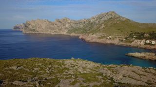 Link zum Video | Cala Barques, Cap Formentor, Meer, Ort, Bucht, Gebirge, Mittelmeer, Cala Sant Vicenç, Majorca, Balearische Inseln, Mallorca, Mittelmeerraum, Mallorca, Mittelmeer