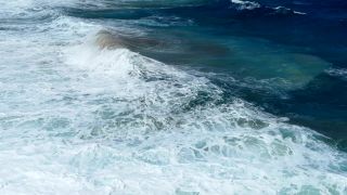 Link zum Video | Gischt, Meer, Brandung, Algenschaum, Wasser, Ufer, Mittelmeer, Natur, Sturm, Küste