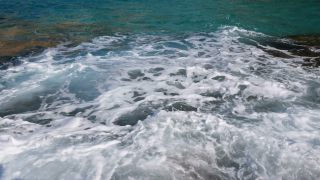 Link zum Video | Gischt, Meer, Brandung, Algenschaum, Wasser, Ufer, Mittelmeer, Natur, Sturm, Küste