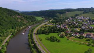 Link to Video | cargo ship, bird's-eye view, Rhineland-Palatinate, cargo shipping, municipality, body of water, physical location, Germany, mode of transport, watercourse, river, aerial shot, Dorf, Serrig, transport, Trier-Saarburg