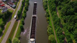 Link to Video | cargo ship, bird's-eye view, Rhineland-Palatinate, cargo shipping, municipality, body of water, physical location, Germany, mode of transport, watercourse, river, aerial shot, Dorf, Serrig, transport, Trier-Saarburg