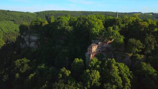 Link to Video | landscape, bird's-eye view, Rhineland-Palatinate, tourist destination, Ehrenfriedhof Kastel, Karl Friedrich Schinkel, Klause Kastel, Germany, Saalkirche, forest, aerial shot, Kastel-Staadt, tourist attraction, architectural structure, Trier-Saarburg