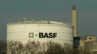 Link to Video | Rhineland-Palatinate, chemical industry, Ludwigshafen, industrial zone, industrial plant, Rhine, industrial sector, BASF
