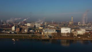 Link to Video | Rhineland-Palatinate, chemical industry, Ludwigshafen, industrial zone, industrial plant, Rhine, industrial sector, BASF