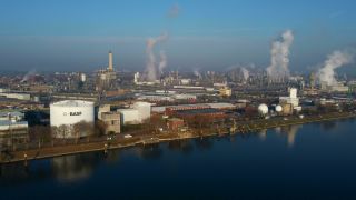 Link to Video | Rhineland-Palatinate, chemical industry, Ludwigshafen, industrial zone, industrial plant, Rhine, industrial sector, BASF