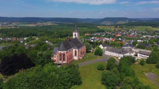 Link to Video | landscape, bird's-eye view, Rhineland-Palatinate, municipality, physical location, Germany, Klausen, Christian Church, aerial shot, Bernkastel-Wittlich