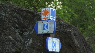 Link to Video | Rhineland-Palatinate, signage, Tourist sign, Germany, hiking trail, signpost, Rheinsteig, Braubach, Rhine