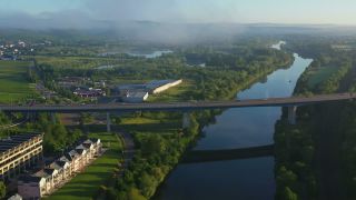 Link zum Video | Vogelperspektive, Obermosel, Mosel, Schengen, Weinbaugebiet, Weinberg, Weinbau, Luxemburg, Schengen, Fluss, Luftaufnahme, Moseltal