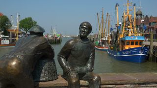 Link zum Video | Niedersachsen, Ostfriesland, Deutschland, Hafen, Kutter, Küste