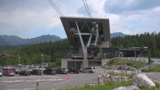 Link zum Video | Oberbayern, Garmisch-Partenkirchen, Seilbahn, Bayerische Zugspitzbahn Bergbahn, Deutschland, Talstation, Grainau, Werdenfelser Land, Verkehrsträger, Transportmittel, Bayern
