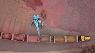 Link to Video | bird's-eye view, Schotterwerk, excavator, loader, railway, loading, aerial shot, industrial sector, train, freight train