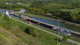 Link to Video | lock, cargo ship, landscape, bird's-eye view, Rhineland-Palatinate, transport, cargo shipping, Saar, maritime transport, Germany, barrage, river, aerial shot, Hamm, Kanzem, transport
