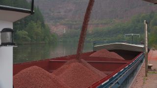 Link to Video | cargo ship, bird's-eye view, rubble, transport, cargo shipping, Saar, aerial shot, industrial sector