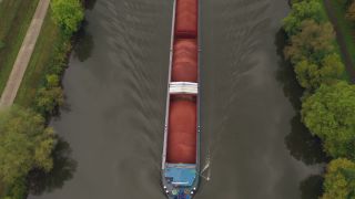 Link to Video | cargo ship, bird's-eye view, rubble, transport, cargo shipping, Saar, aerial shot, industrial sector