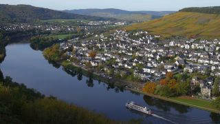 Link to Video | Rhineland-Palatinate, Bernkastel-Kues, Moselle, Germany, wine-producing region, vineyard, viticulture, river, Mosel-Saar-Ruwer, Moselle Valley