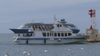 Link to Video | maritime transport, sea voyage, French Riviera, passenger ship, Villefranche-sur-Mer, cruise ship, Mediterranean Sea, travel, Mediterranean Basin, transport