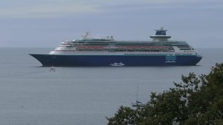 Link zum Video | Schifffahrt, Seereise, Côte d’Azur, Passagierschiff, Villefranche-sur-Mer, Kreuzfahrtschiff, Mittelmeer, Reise, Mittelmeerraum, Transport