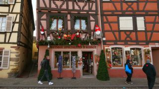 Link to Video | Alsace, tourist destination, Colmar, France, Grand Est, Christmas, tourism destination, decoration, Christmas decoration, Advent