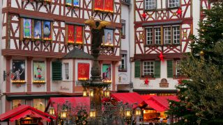 Link to Video | timber-framed house, Bernkastel-Kues, Moselle, Germany, Christmas, Mittelmosel, Altstadt, Christmas decoration, Bernkastel-Wittlich