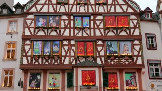 Link to Video | timber-framed house, Bernkastel-Kues, Moselle, Germany, Christmas, Mittelmosel, Altstadt, Christmas decoration, Bernkastel-Wittlich