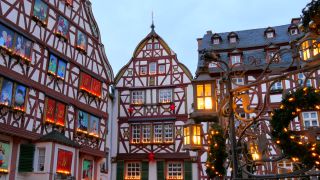 Link to Video | timber-framed house, Bernkastel-Kues, Moselle, Germany, Christmas, Mittelmosel, Altstadt, Christmas decoration, Bernkastel-Wittlich