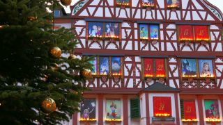 Link to Video | timber-framed house, Bernkastel-Kues, Moselle, Germany, Christmas, Mittelmosel, Altstadt, Christmas decoration, Bernkastel-Wittlich