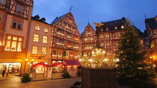 Link to Video | timber-framed house, Bernkastel-Kues, Moselle, Germany, Christmas, Mittelmosel, Altstadt, Christmas decoration, Bernkastel-Wittlich