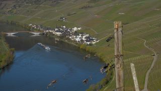 Link to Video | landscape, Rhineland-Palatinate, landscape element, Moselle, Germany, wine-producing region, viticulture, landform, Mittelmosel, valley, river, natural watercourse, Mosel-Saar-Ruwer, Moselle Valley