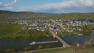 Link to Video | landscape, Rhineland-Palatinate, landscape element, Moselle, Germany, wine-producing region, viticulture, landform, Mittelmosel, valley, river, natural watercourse, Mosel-Saar-Ruwer, Moselle Valley
