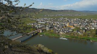 Link to Video | landscape, Rhineland-Palatinate, landscape element, Moselle, Germany, wine-producing region, viticulture, landform, Mittelmosel, valley, river, natural watercourse, Mosel-Saar-Ruwer, Moselle Valley