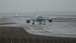 Link to Video | aircraft, airport, Verkehr, mode of transport, transport infrastructure, airline, transport, aviation, thoroughfare, mobility