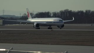 Link to Video | Hesse, airport, transport, air transport, logistics, Frankfurt am Main, Germany, airplane, Frankfurt Airport, airline, international airport, taxiway, mobility