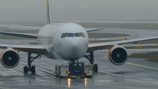 Link to Video | aircraft, airport, Verkehr, mode of transport, transport infrastructure, airline, transport, aviation, thoroughfare, mobility
