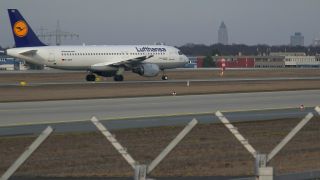 Link to Video | Hesse, airport, transport, air transport, logistics, Frankfurt am Main, Germany, airplane, Frankfurt Airport, airline, international airport, taxiway, mobility