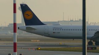 Link to Video | aircraft, airport, Verkehr, mode of transport, transport infrastructure, airline, transport, aviation, thoroughfare, mobility