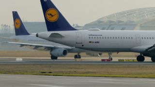 Link to Video | aircraft, airport, Verkehr, mode of transport, transport infrastructure, airline, transport, aviation, thoroughfare, mobility