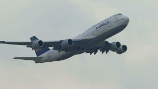 Link to Video | aircraft, airport, Verkehr, mode of transport, transport infrastructure, airline, transport, aviation, thoroughfare, mobility