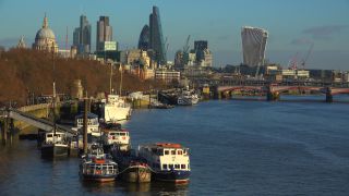 Link to Video | financial centre, island country, tourist destination, United Kingdom, million city, metropolis, England, Great Britain, city, tourist attraction, London, point of interest