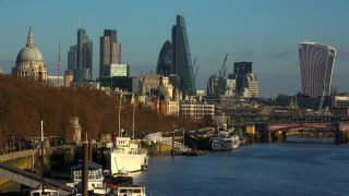 Link to Video | financial centre, island country, tourist destination, United Kingdom, million city, metropolis, England, Great Britain, city, tourist attraction, London, point of interest