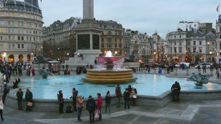 Link to Video | financial centre, island country, tourist destination, United Kingdom, million city, metropolis, England, Great Britain, city, tourist attraction, London, point of interest