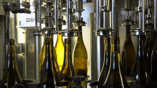 Link to Video | machine, liquid, bottling company, alcoholic beverage, winery, bin, wine-producing region, viticulture, wine, bottling, mechanism, bottling line, Mosel-Saar-Ruwer, bottle, container