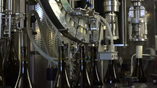 Link to Video | machine, liquid, bottling company, alcoholic beverage, winery, bin, wine-producing region, viticulture, wine, bottling, mechanism, bottling line, Mosel-Saar-Ruwer, bottle, container