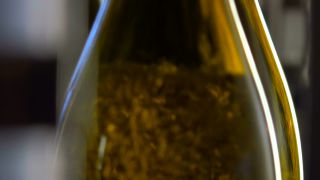 Link to Video | machine, liquid, bottling company, alcoholic beverage, winery, bin, wine-producing region, viticulture, wine, bottling, mechanism, bottling line, Mosel-Saar-Ruwer, bottle, container