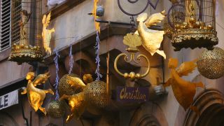 Link to Video | Alsace, tourist destination, France, big city, Grand Est, arrondissement of Strasbourg, tourist attraction, Christmas decoration, Strasbourg, Christmas tradition, Advent