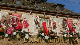 Link to Video | Alsace, tourist destination, France, big city, Grand Est, arrondissement of Strasbourg, tourist attraction, Christmas decoration, Strasbourg, Christmas tradition, Advent