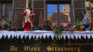 Link to Video | Alsace, tourist destination, France, big city, Grand Est, arrondissement of Strasbourg, tourist attraction, Christmas decoration, Strasbourg, Christmas tradition, Advent