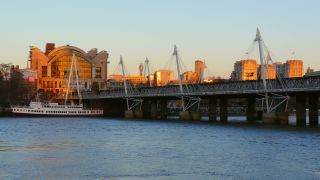 Link to Video | financial centre, tourist destination, United Kingdom, metropolis, England, Great Britain, British Isles, capital city, city, tourist attraction, London