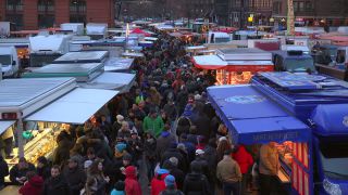 Link to Video | Hamburg, federated state of Germany, crowd, metropolis, market, urban municipality of Germany, city, Hanseatic city