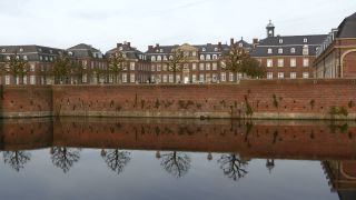 Link to Video | Nordkirchen, Schloss, ditch, tourist attraction, architectural structure
